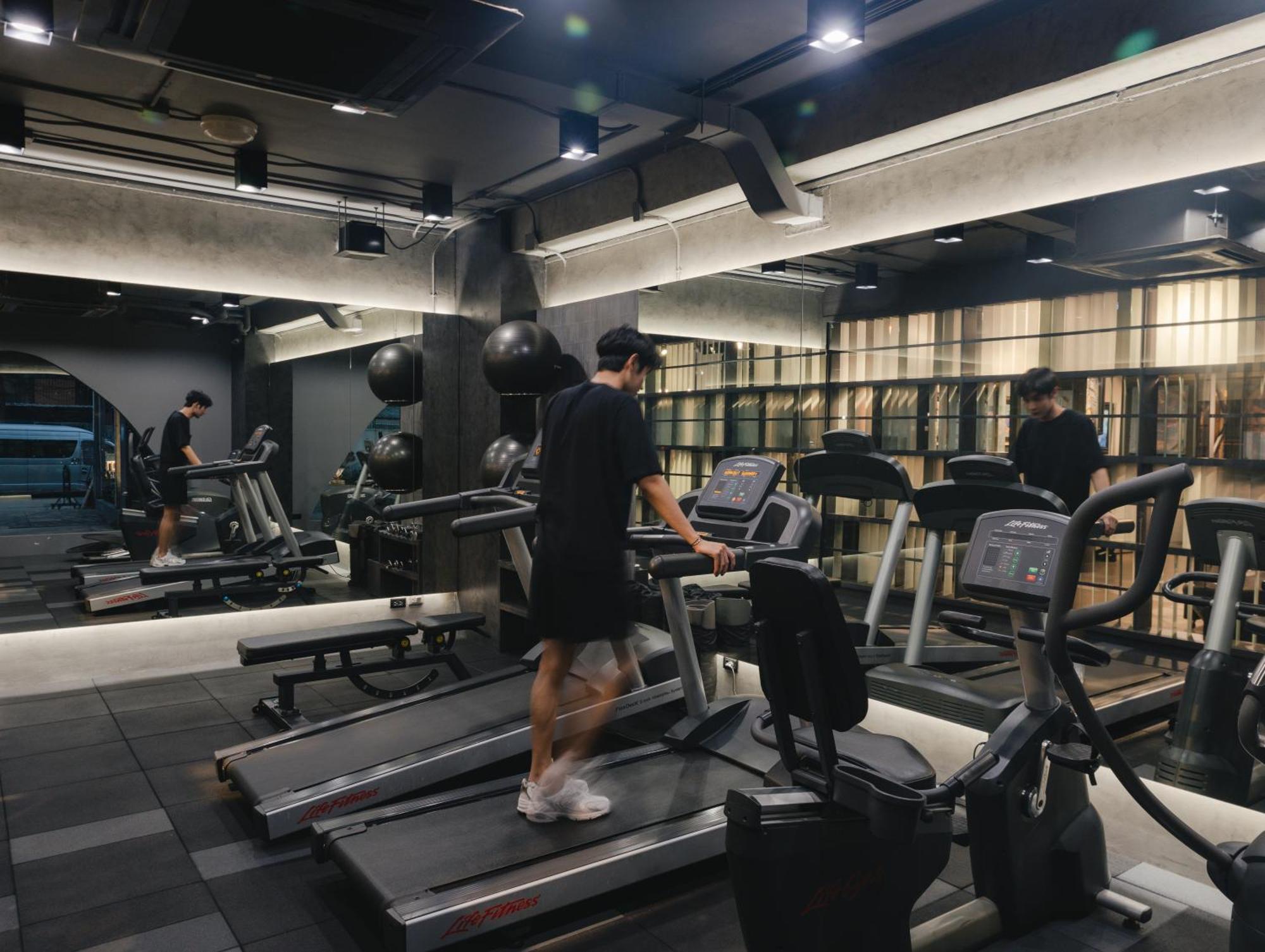 Art Mai Gallery Nimman Hotel Chiang Mai Exterior photo A treadmill in a gym